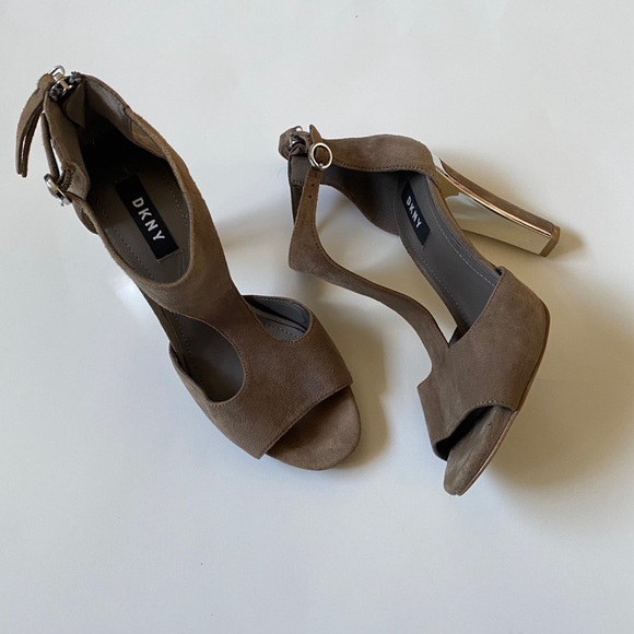 DKNY Colby T-Strap Heels Neutral Taupe Size 7 - Picture 3 of 11